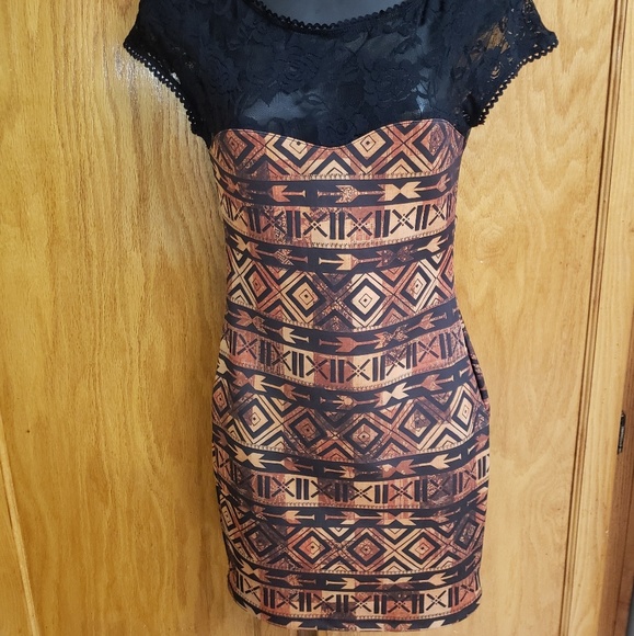 👍 Tribal Print Dress Size M - Picture 2 of 6